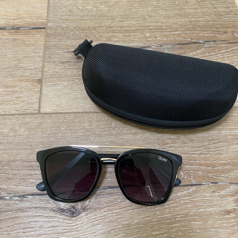 ‘Sweet Dreams’ Quay (Black)